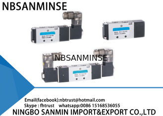 4V 두 배 통제되는 AirTAC 유형 100개의 시리즈 솔레노이드 압축 공기를 넣은 벨브 3 위치